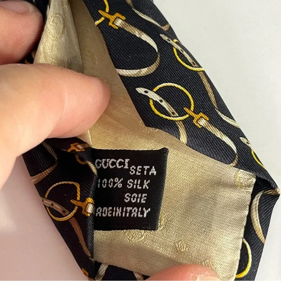 Gucci Men’s Silk Neck Tie‎ Black with Gold Equestrian Buckles Luxury Formal